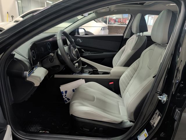 Certified 2025 Hyundai Elantra Limited image 4