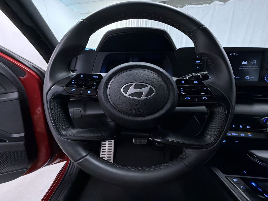 Used 2025 Hyundai Elantra Sport image 22
