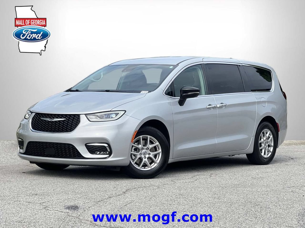 Used 2024 Chrysler Pacifica Touring-L