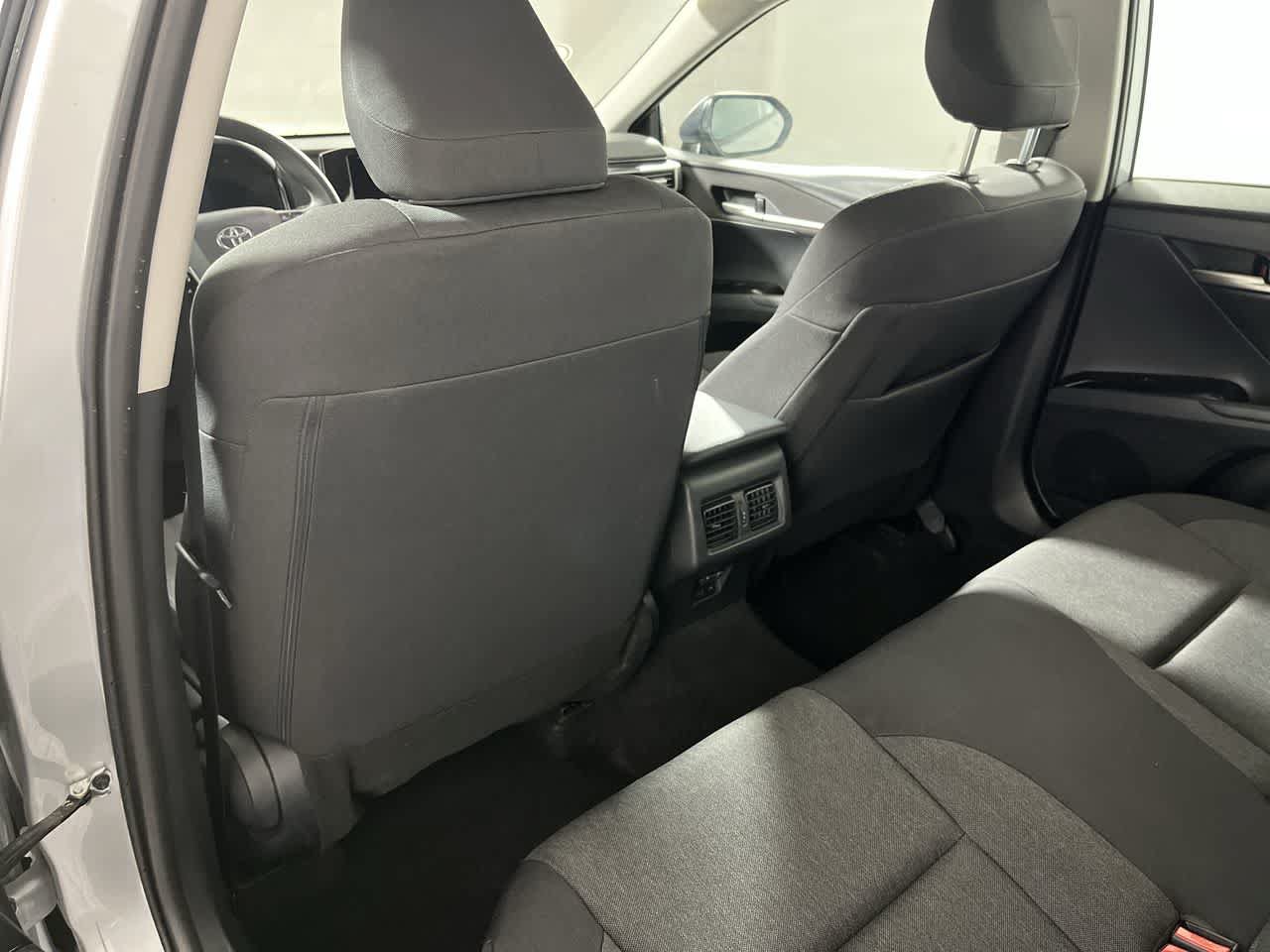 Used 2025 Toyota Camry LE FWD image 24