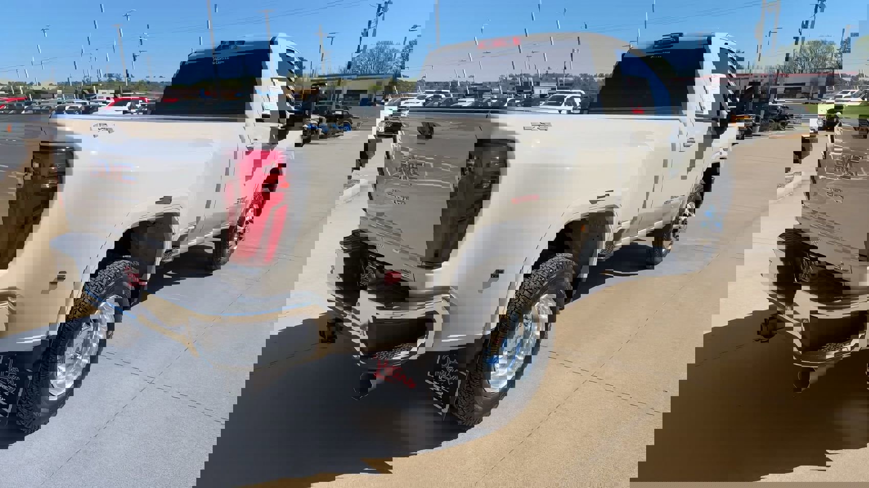 Used 2026 GMC Sierra 3500 SLE w/ SLE Convenience Package image 9