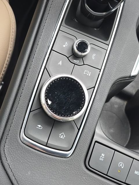 Used 2024 Cadillac XT4 Luxury w/ Cold Weather Package image 42