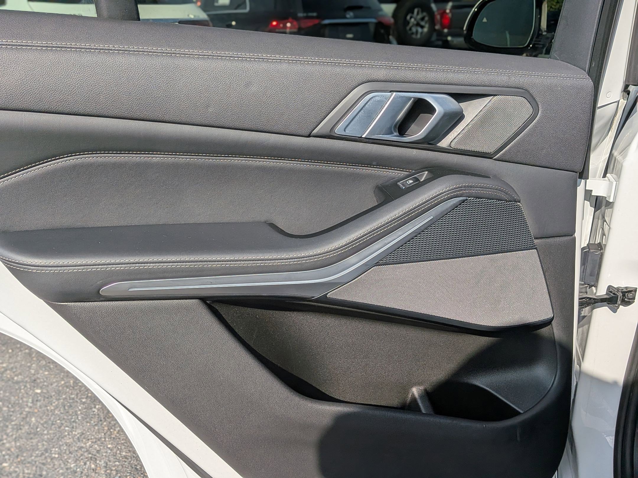 Used 2021 BMW X5 xDrive40i w/ M Sport Package image 26