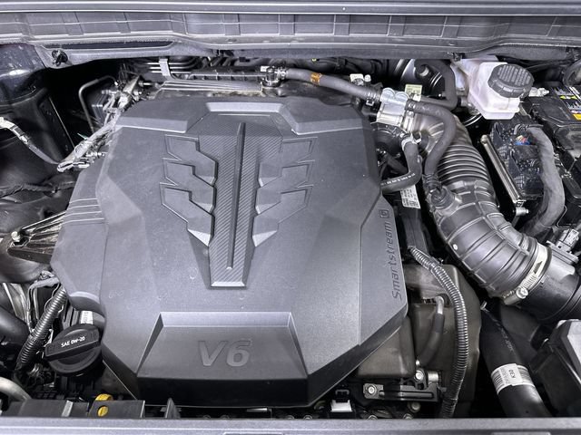 Used 2025 Kia Carnival FWD image 31