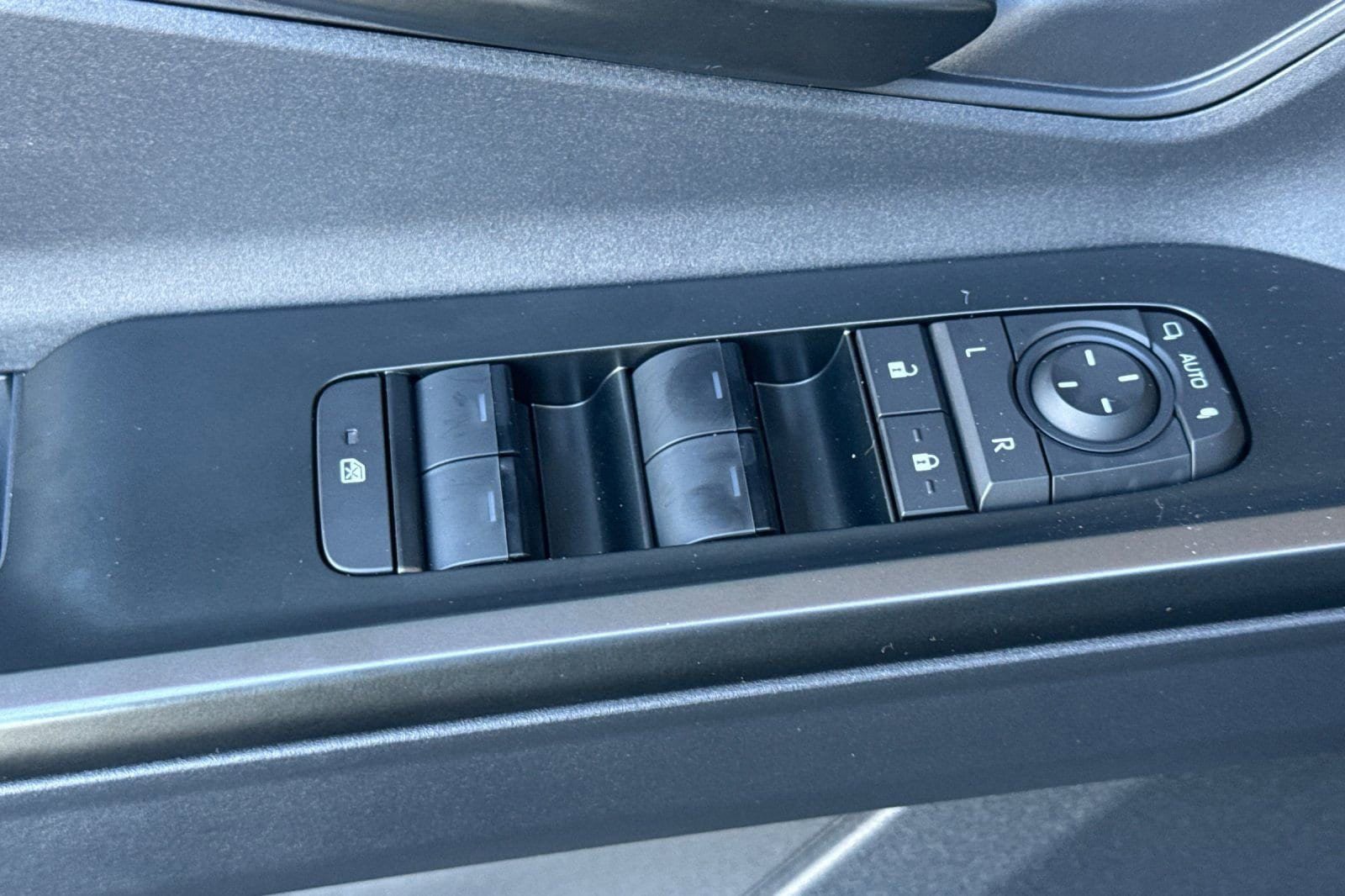 New 2026 Toyota C-HR AWD/4WD image 11