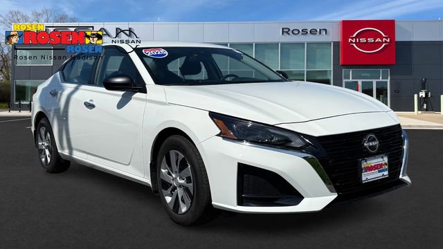 Certified 2025 Nissan Altima 2.5 S FWD image 1