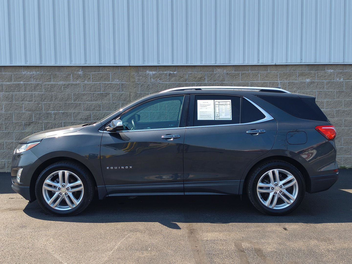 Used 2018 Chevrolet Equinox Premier FWD image 29