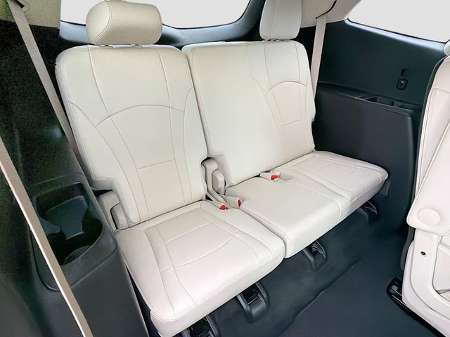 Used 2023 Buick Enclave Essence FWD image 27