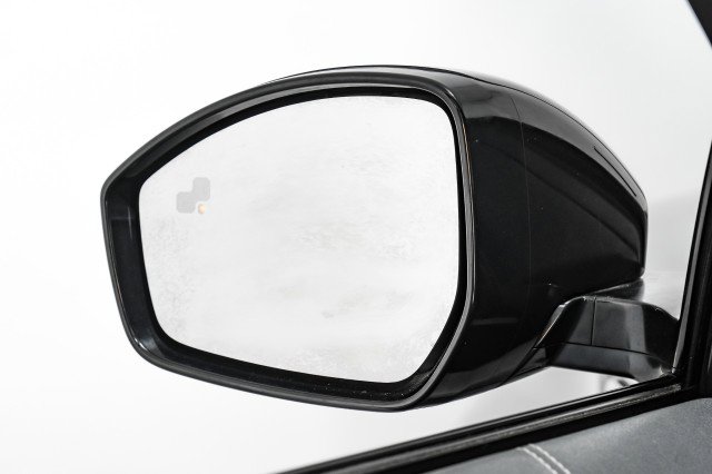 Used 2017 Land Rover Range Rover Evoque SE Premium image 38