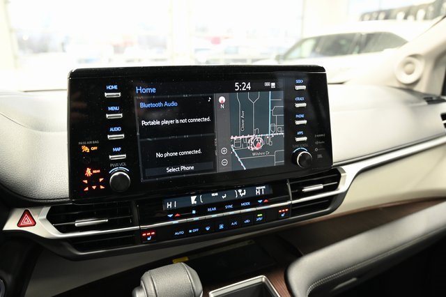 Used 2023 Toyota Sienna XLE w/ XLE Plus Package image 16