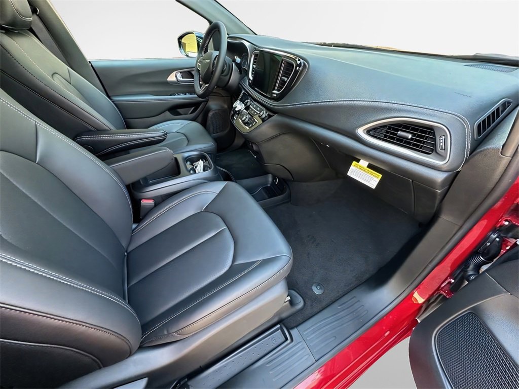 New 2026 Chrysler Pacifica Select image 22