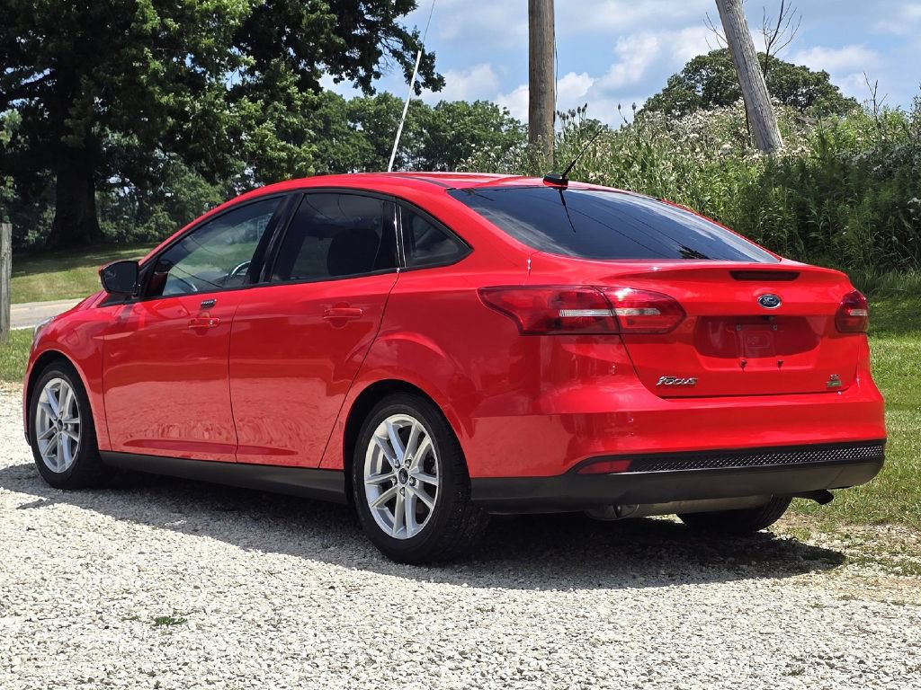 Used 2016 Ford Focus SE w/ SE Cold Weather Package FWD image 4