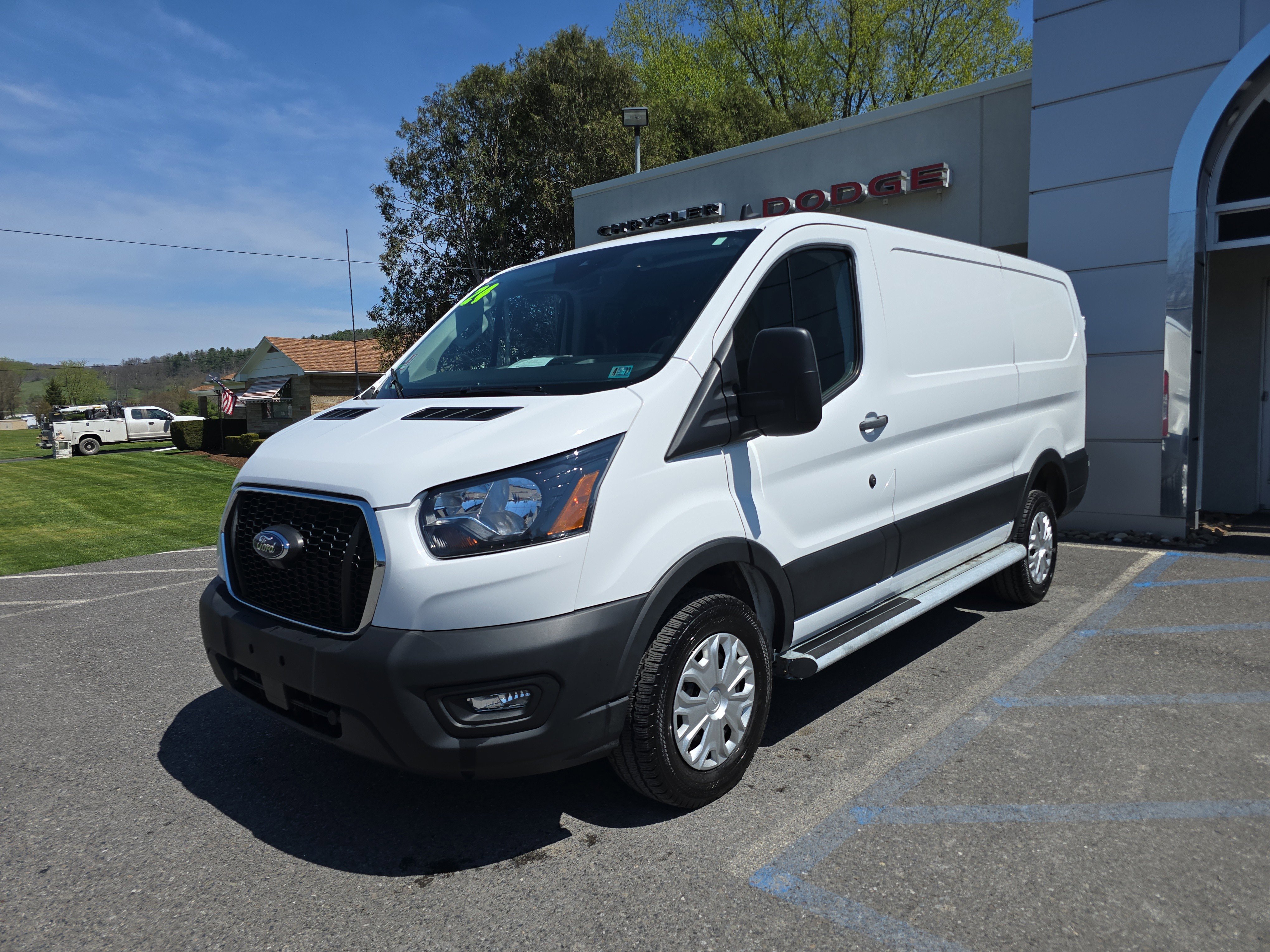 Used 2024 Ford Transit 250 Low Roof w/ Exterior Upgrade Package RWD image 8