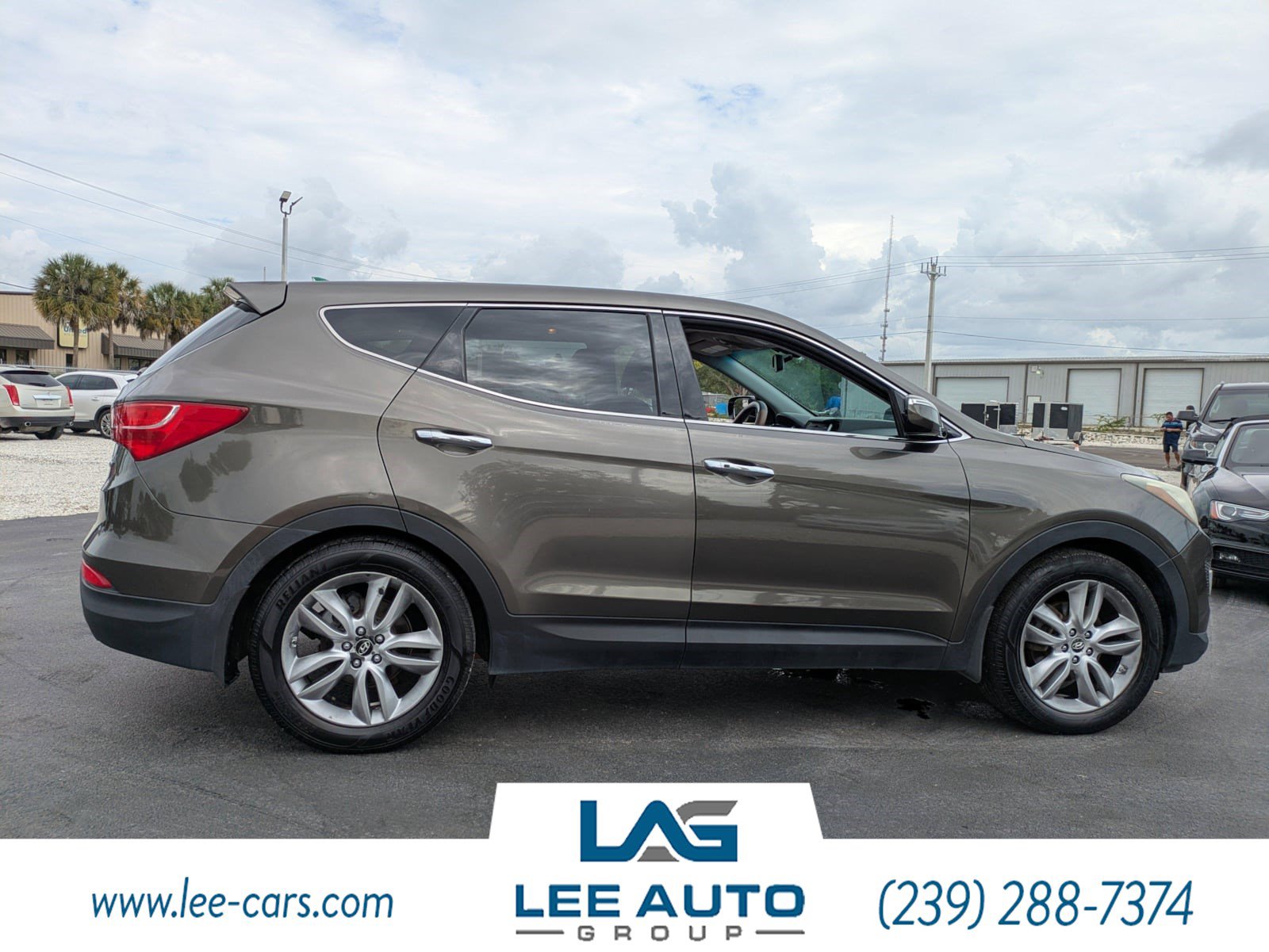 Used 2013 Hyundai Santa Fe Sport 2.0T w/ Technology Pkg FWD image 2