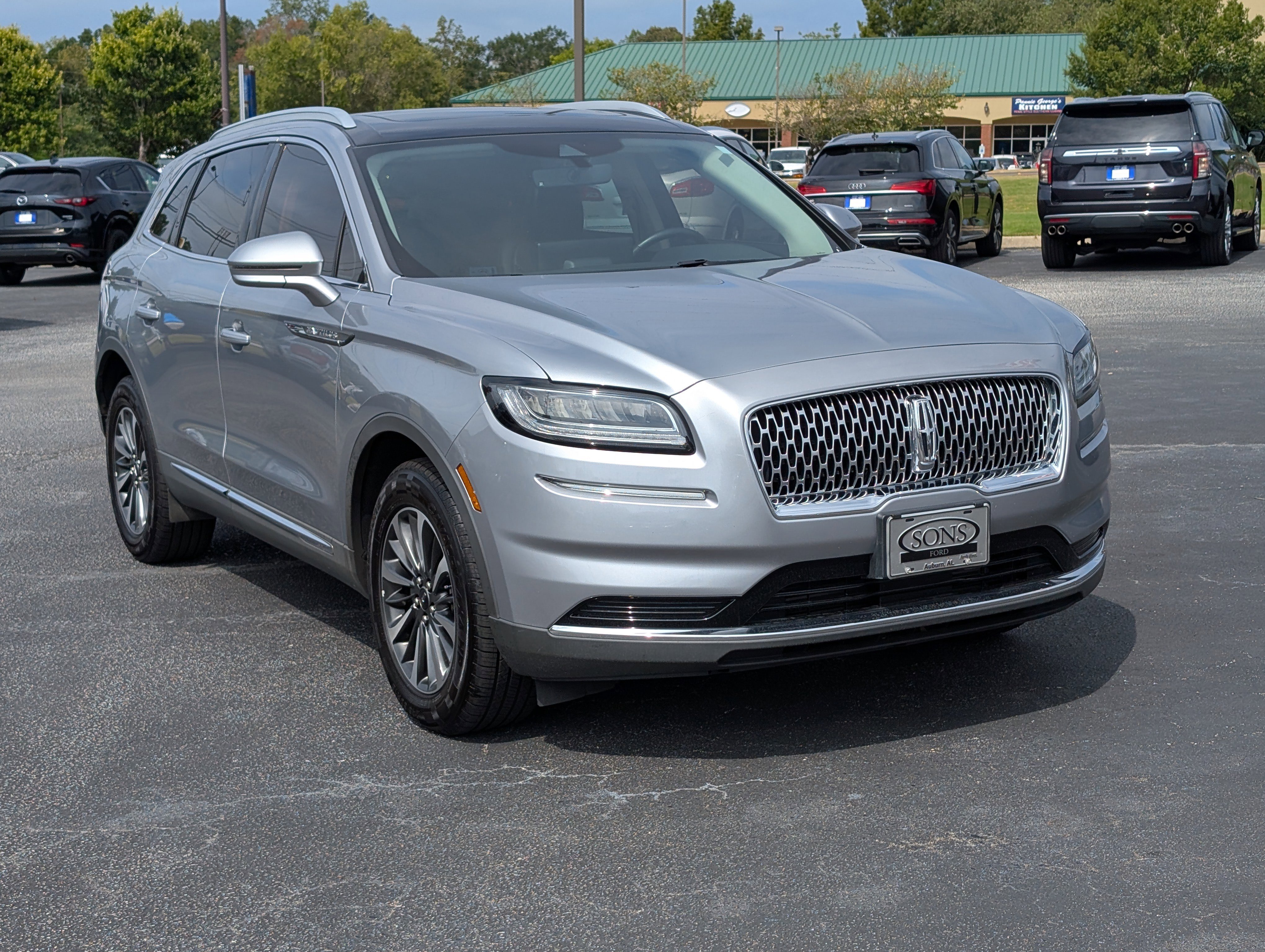 Used 2022 Lincoln Nautilus Reserve FWD image 4
