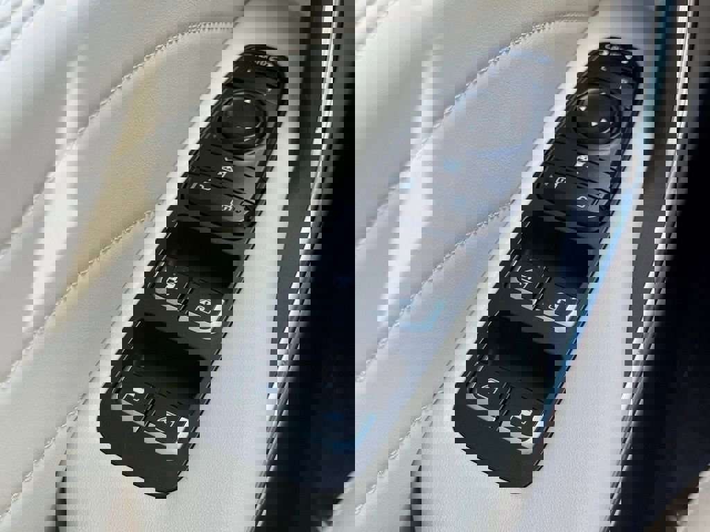 Used 2023 Kia Stinger GT2 image 28