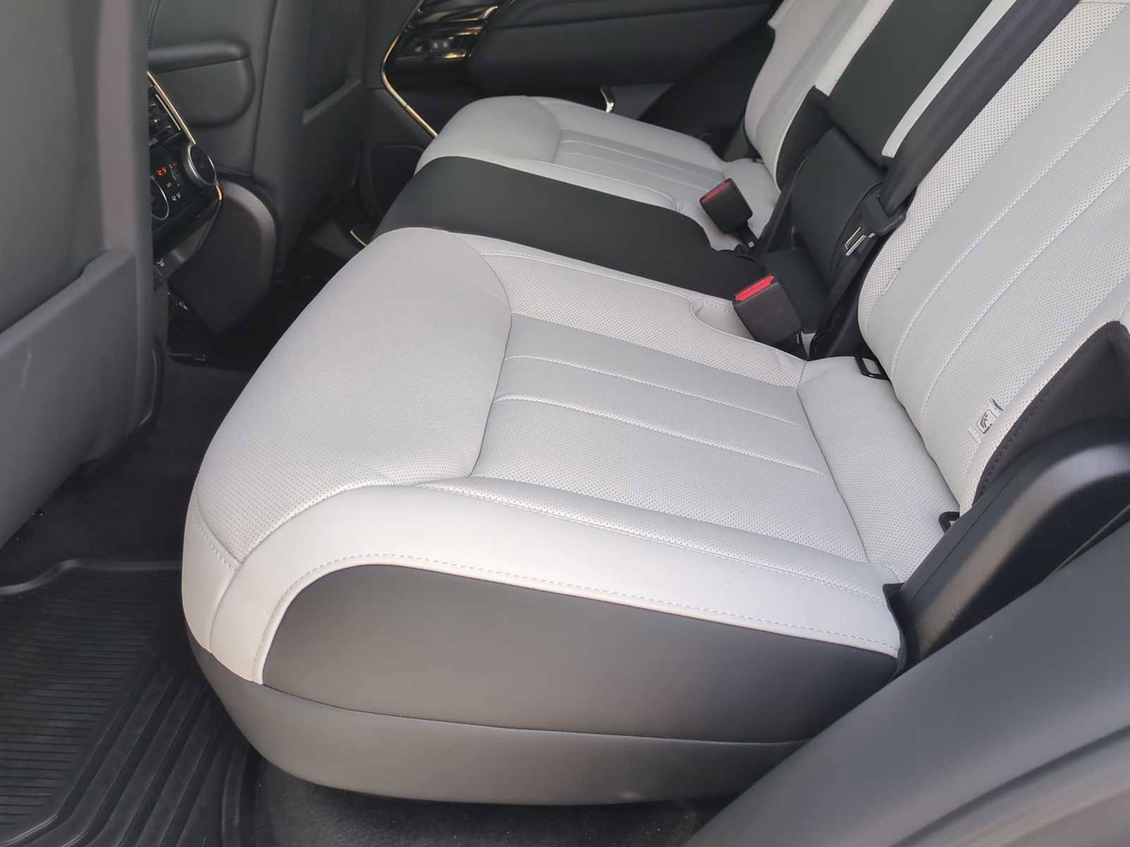 Used 2025 Land Rover Range Rover Sport Dynamic SE image 25