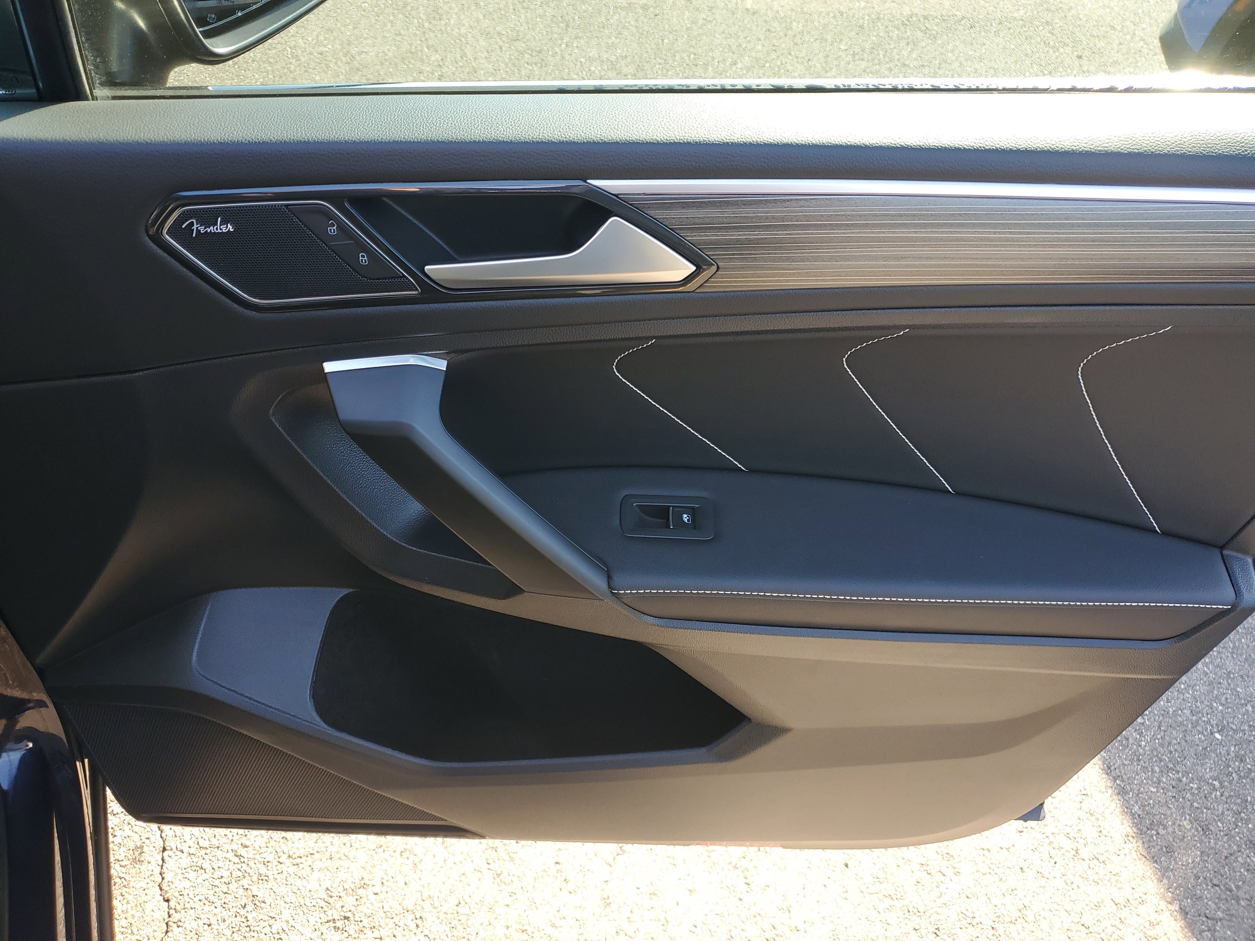 Used 2022 Volkswagen Tiguan SEL R-Line image 10