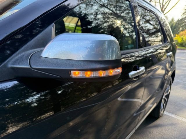 Used 2017 Ford Explorer Platinum image 40