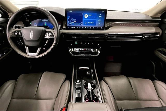 Used 2025 Lincoln Corsair Grand Touring w/ Equipment Group 302A image 18