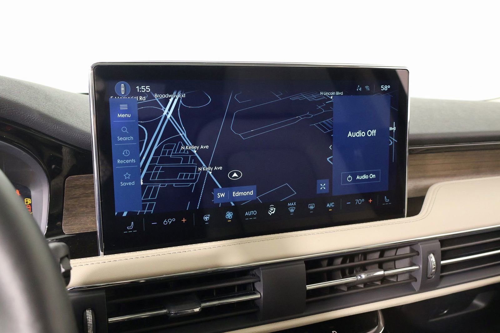 New 2026 Lincoln Corsair Reserve w/ Jet Appearance Package FWD image 7