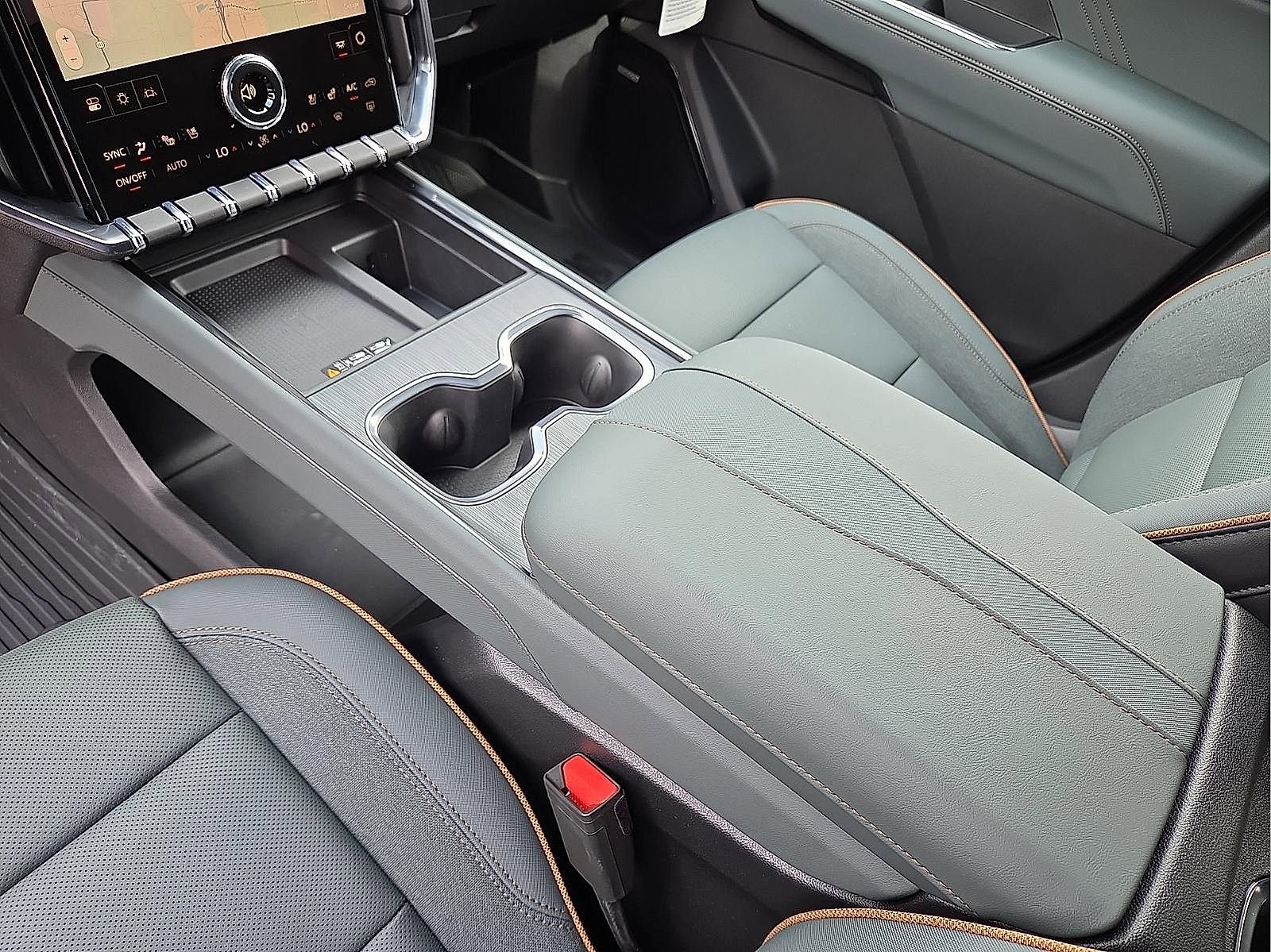 New 2026 GMC Acadia AT4 w/ Luxury Package image 25