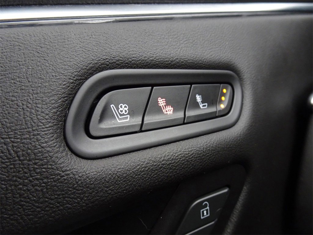 Certified 2022 Cadillac Escalade ESV Premium Luxury image 23