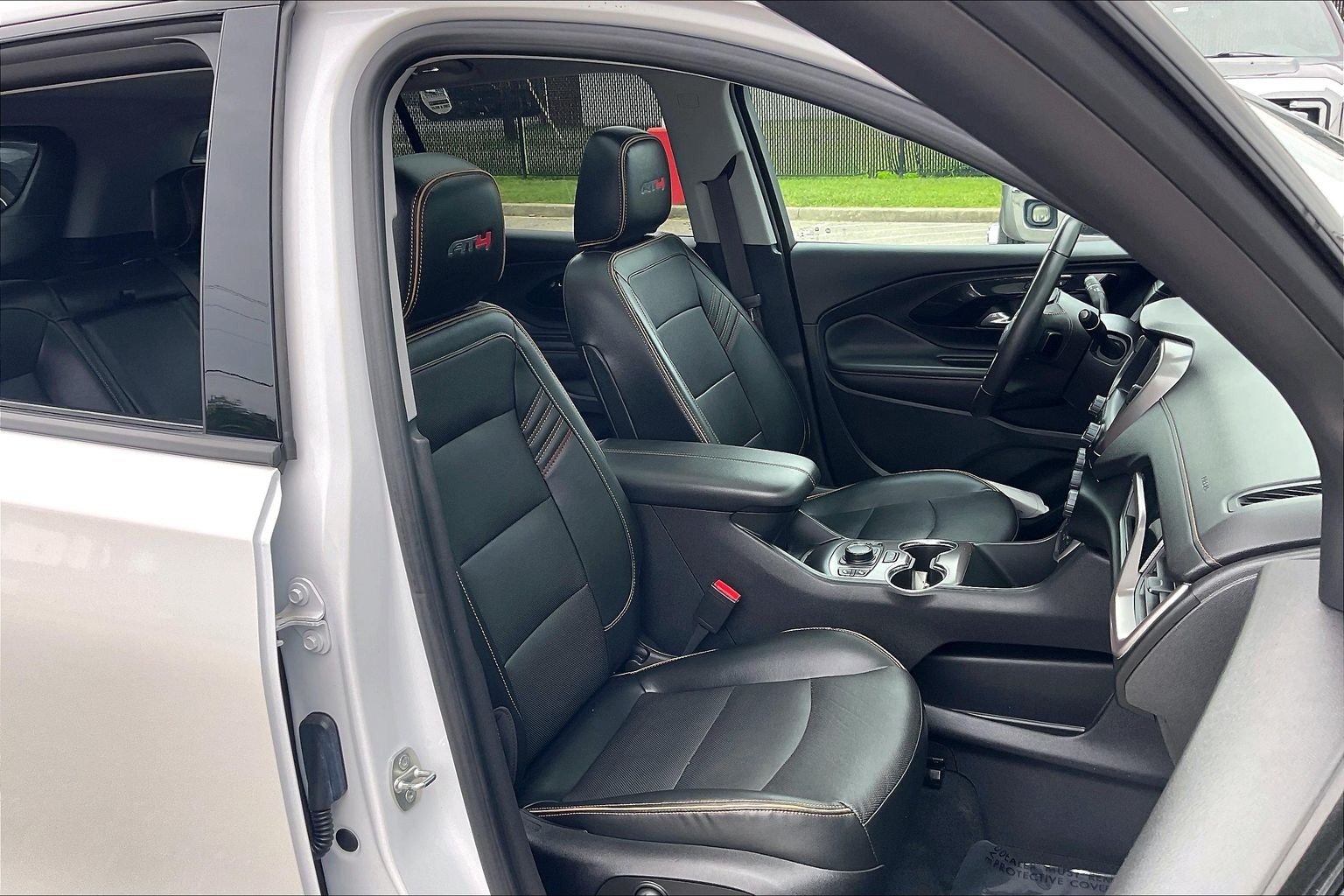 Used 2022 GMC Terrain AT4 w/ Infotainment Package II AWD/4WD image 9