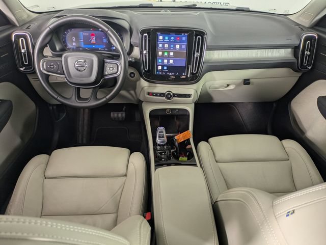 Used 2023 Volvo XC40 B4 Ultimate FWD image 28