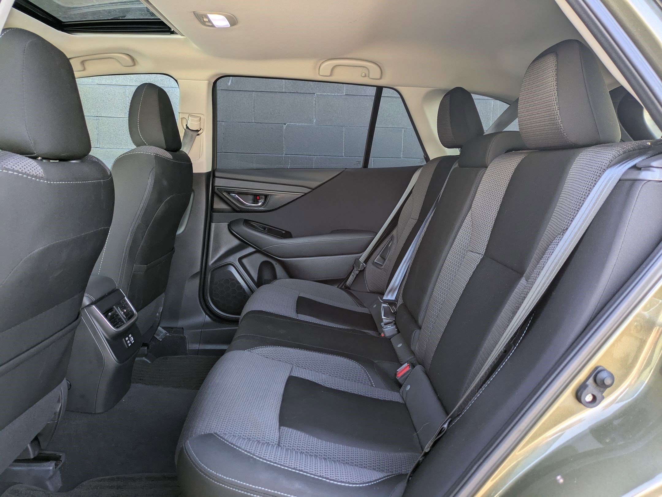 Used 2025 Subaru Outback Premium image 24