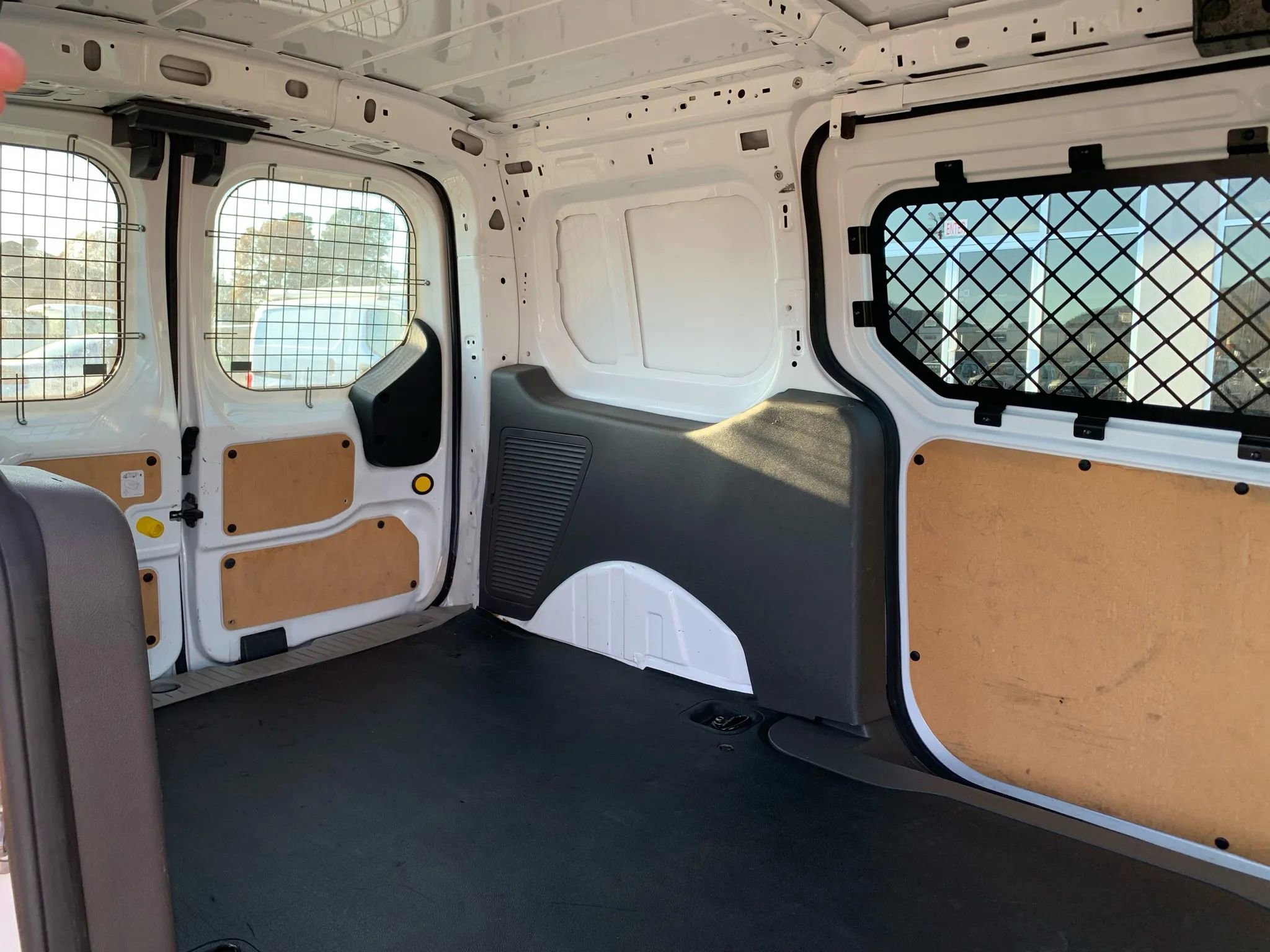 Used 2019 Ford Transit Connect XLT image 26