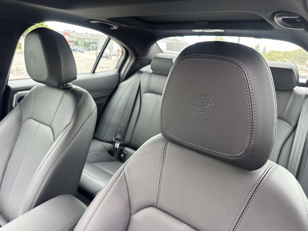 New 2026 Alfa Romeo Giulia w/ Driving Assist Package RWD image 21