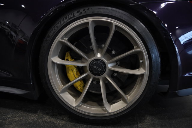 Used 2018 Porsche 911 GT3 RWD image 11
