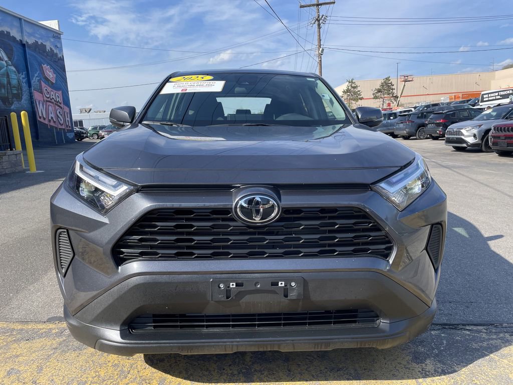 Used 2025 Toyota RAV4 LE AWD/4WD image 5