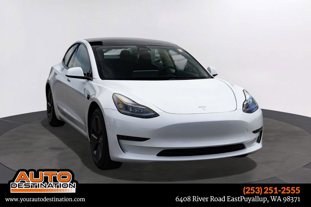 Used 2023 Tesla Model 3 Standard Range image 1