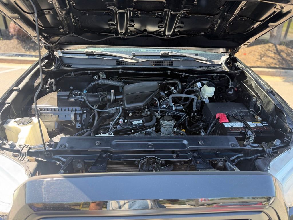 Used 2018 Toyota Tacoma SR RWD image 6