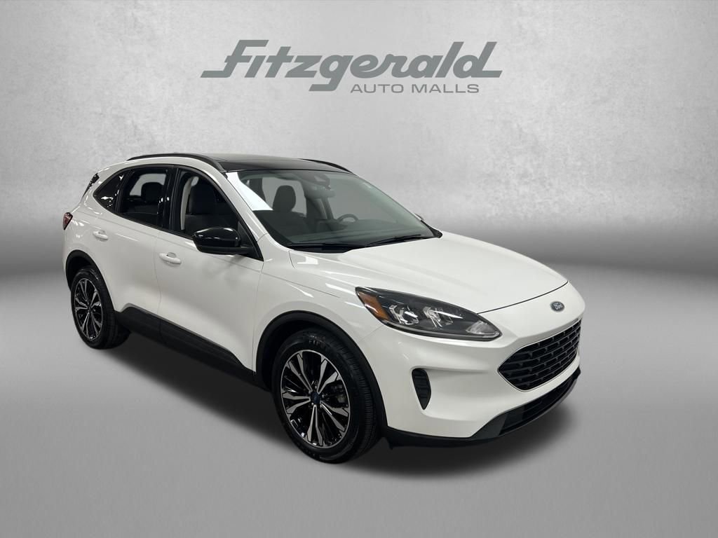 Used 2021 Ford Escape SE w/ SE Sport Appearance Package image 9