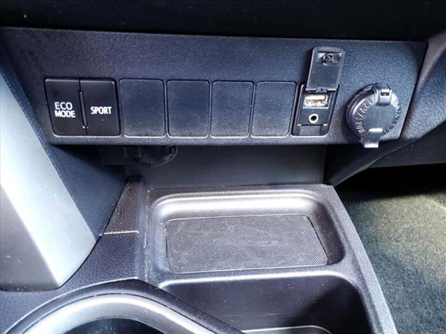 Used 2018 Toyota RAV4 XLE image 24