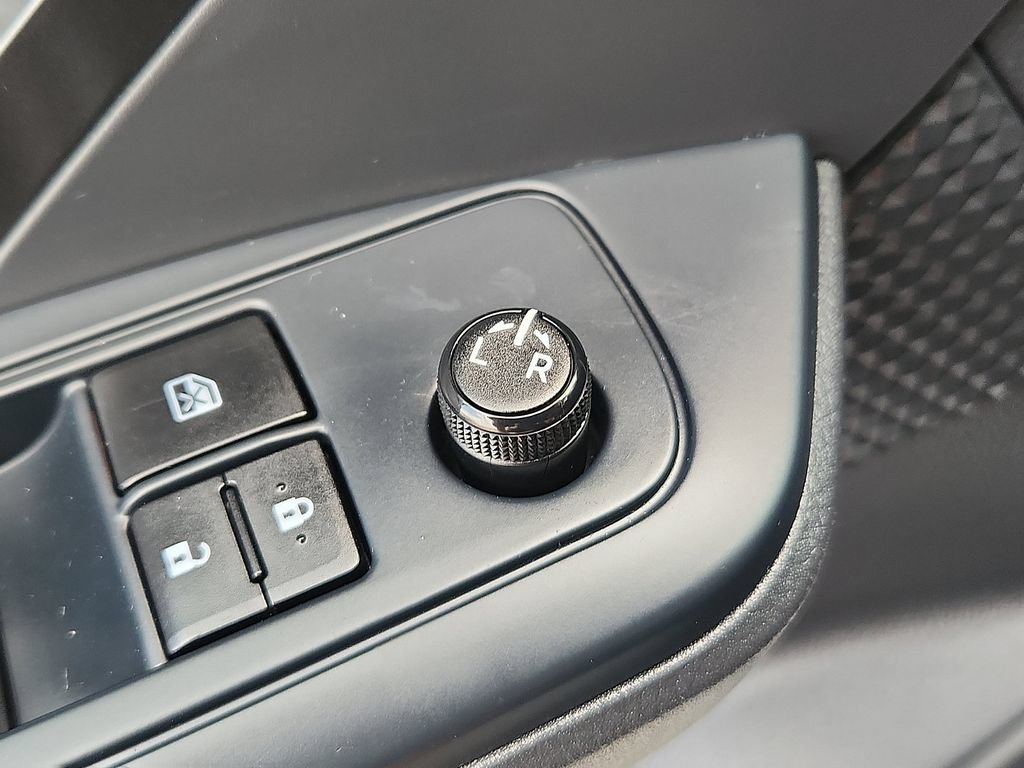 Used 2019 Toyota C-HR LE FWD image 17