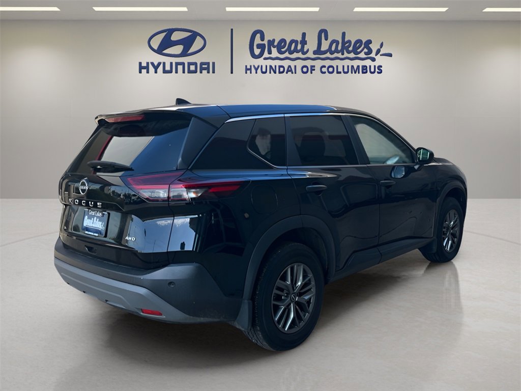 Used 2023 Nissan Rogue S image 5