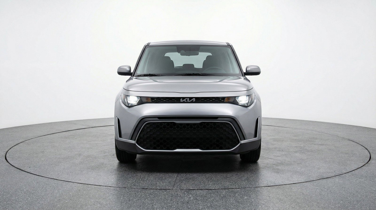 Used 2025 Kia Soul LX w/ LX Technology Package image 2