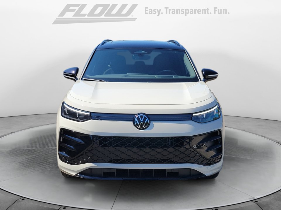 Certified 2026 Volkswagen Tiguan SE R-Line AWD/4WD image 3