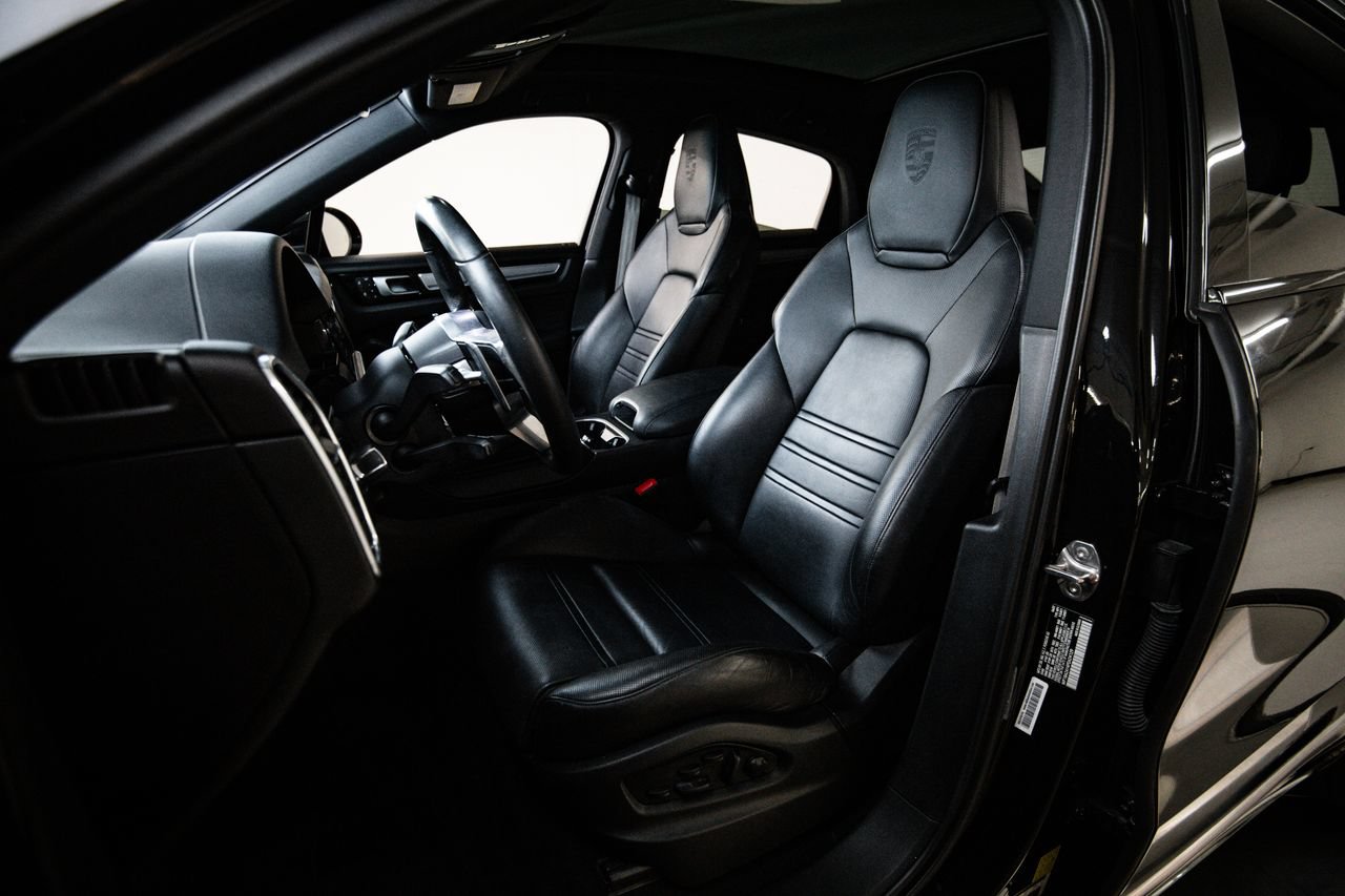 Certified 2023 Porsche Cayenne Platinum Edition AWD/4WD image 5