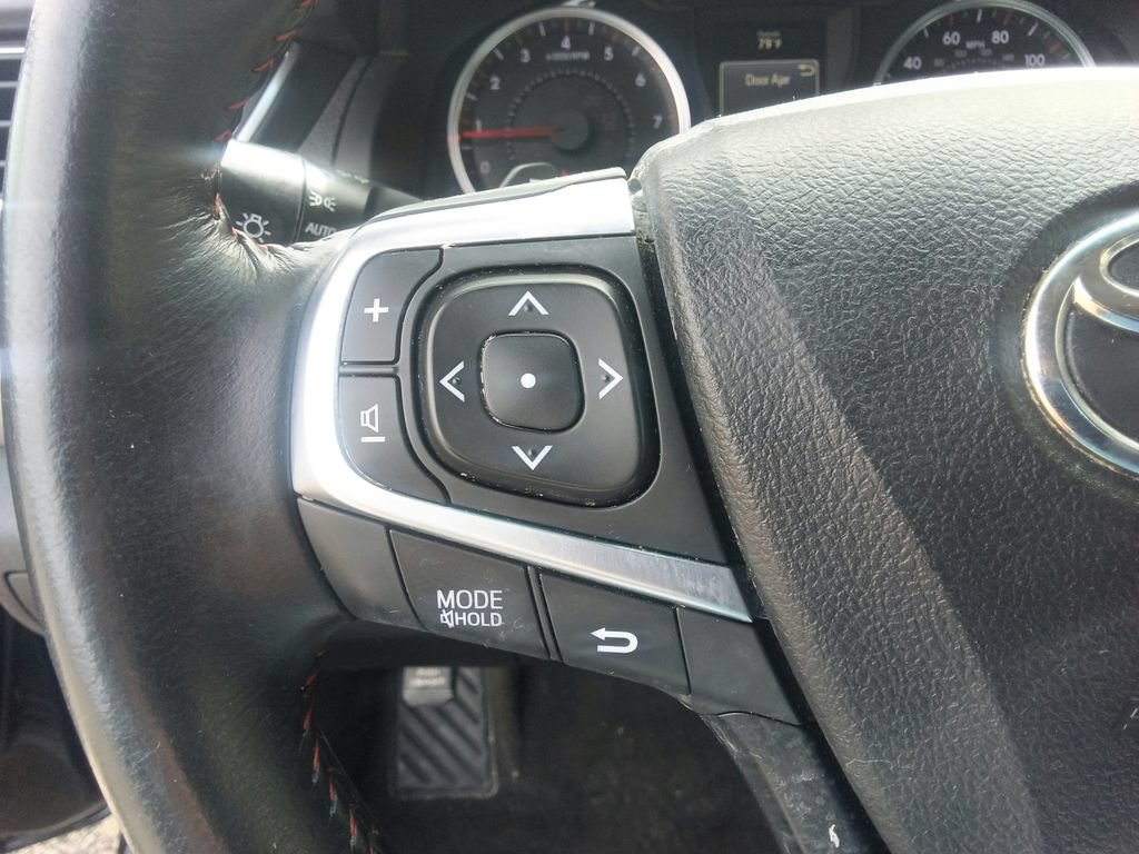 Used 2016 Toyota Camry XSE w/ Moonroof Package FWD image 21