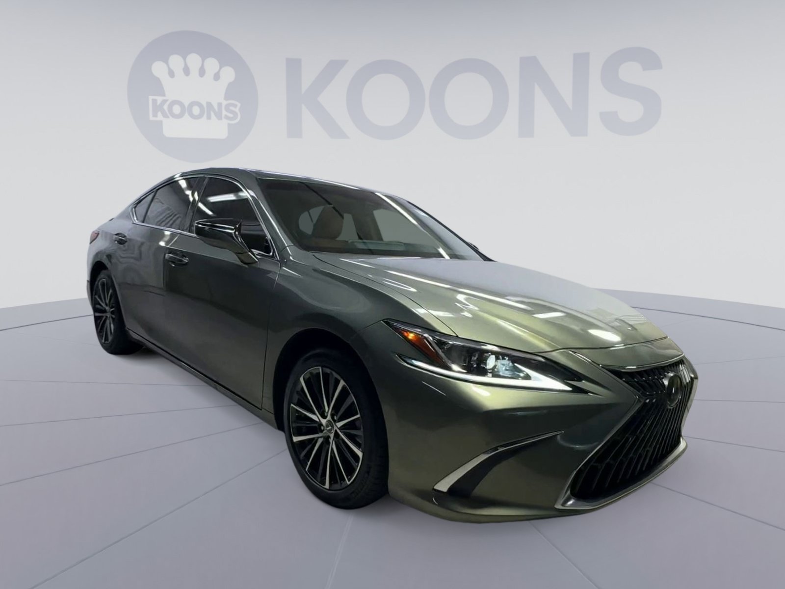 Used 2024 Lexus ES 300h w/ Premium Package FWD image 2