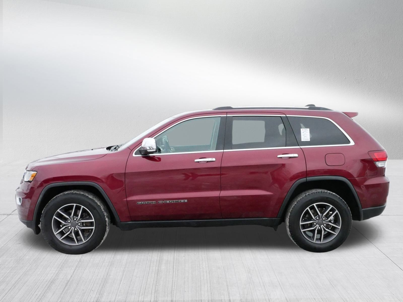 Used 2020 Jeep Grand Cherokee Limited w/ Luxury Group II image 4