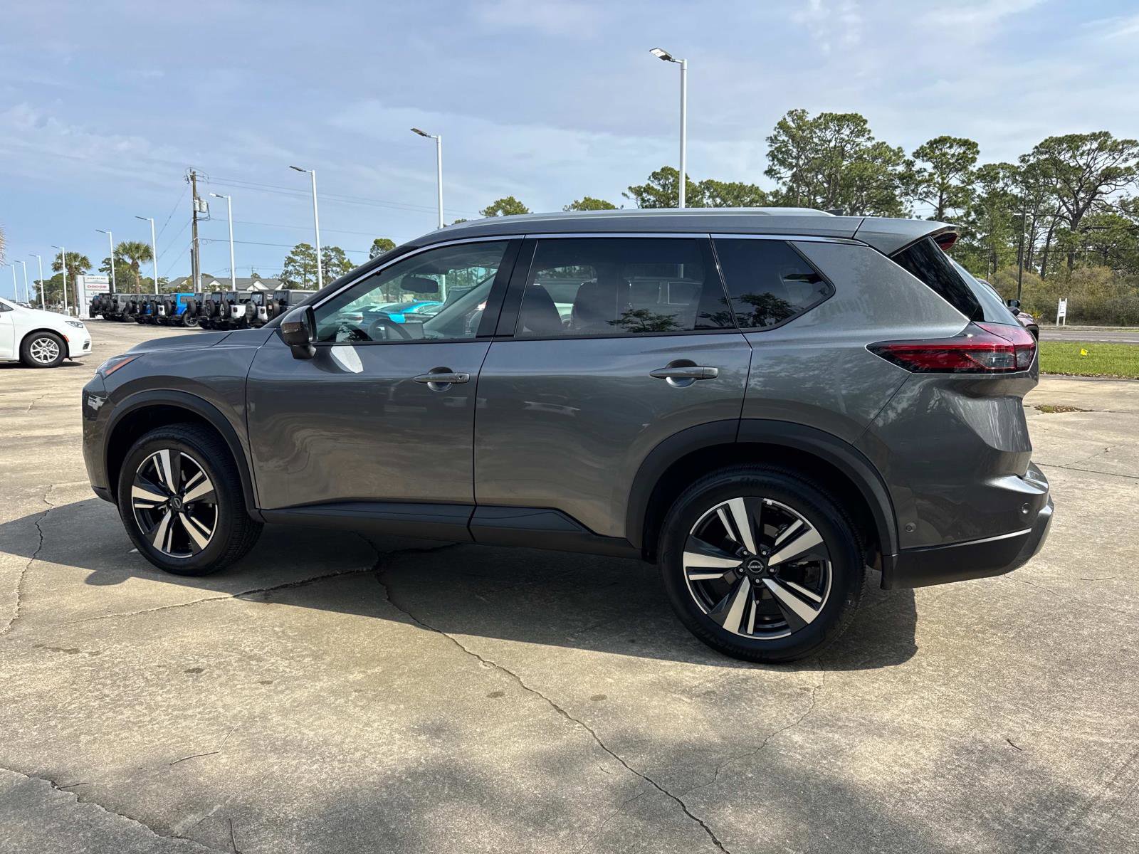 Used 2026 Nissan Rogue SL image 5