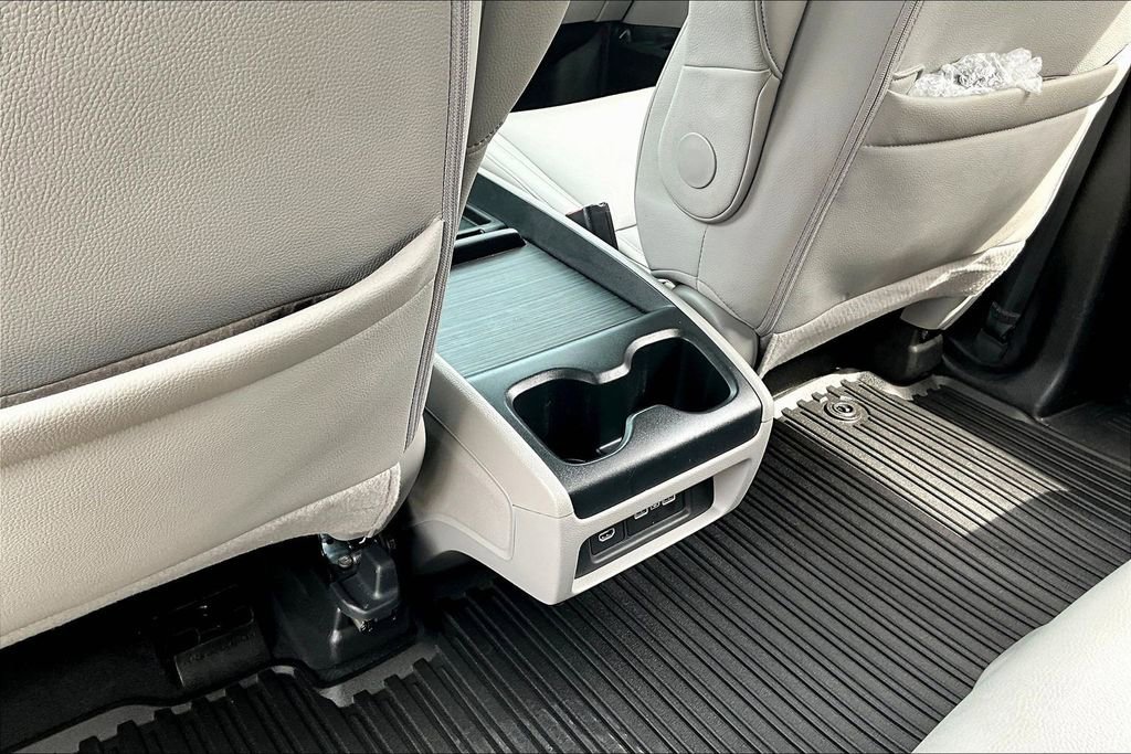 Certified 2024 Honda Odyssey Touring image 10