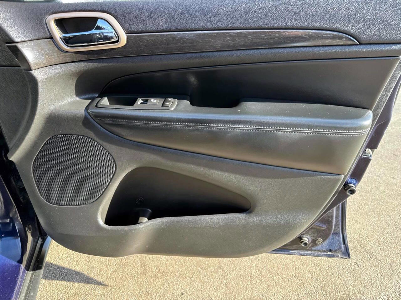 Used 2016 Jeep Grand Cherokee Laredo w/ Quick Order Package 23E image 9