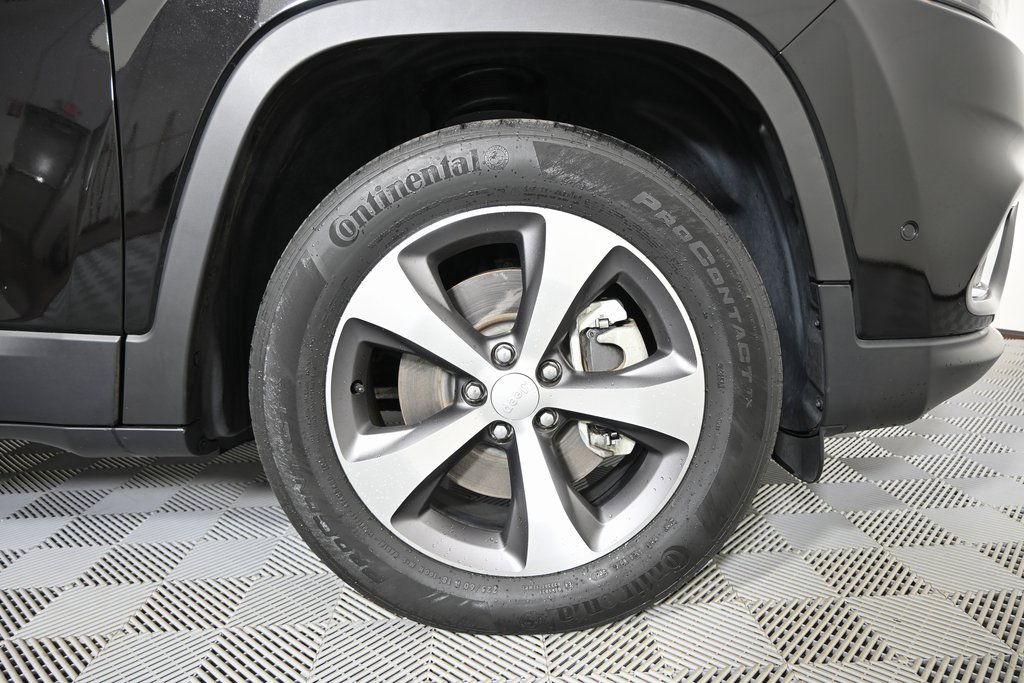 Used 2022 Jeep Cherokee Limited image 11